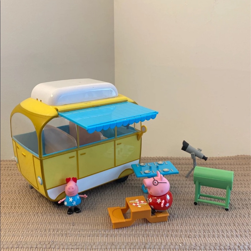 Peppa pig family campervan